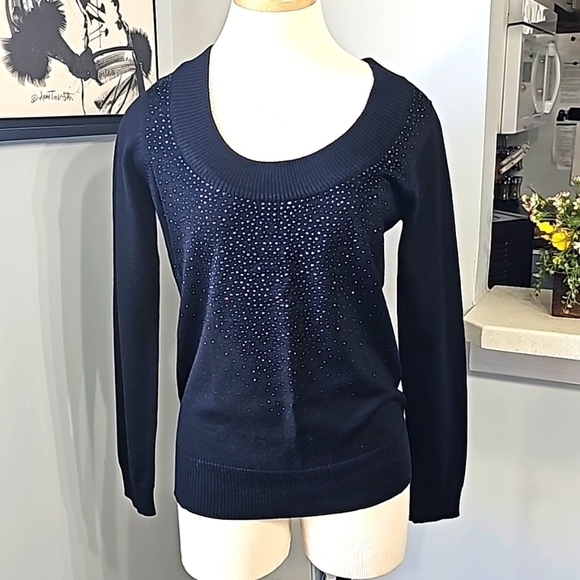 CALVIN KLEIN, NWOT. Black lightweight sweater with bling on the front Size small - Picture 1 of 10